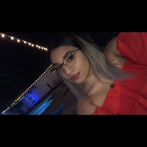 Meet your Posher, Nadia